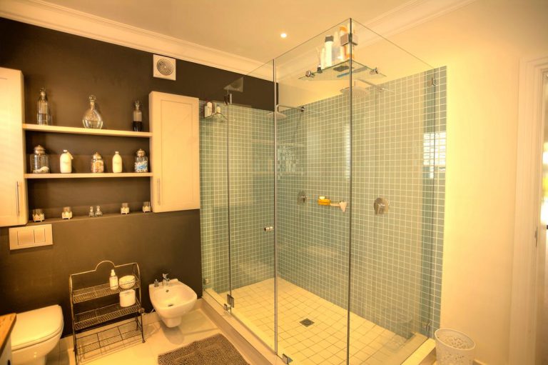 Photo 8 of Upper Claremont Villa accommodation in Claremont, Cape Town with 4 bedrooms and 3 bathrooms