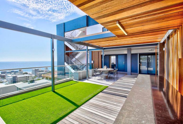 Photo 1 of Upper Rhine accommodation in Sea Point, Cape Town with 2 bedrooms and 2 bathrooms