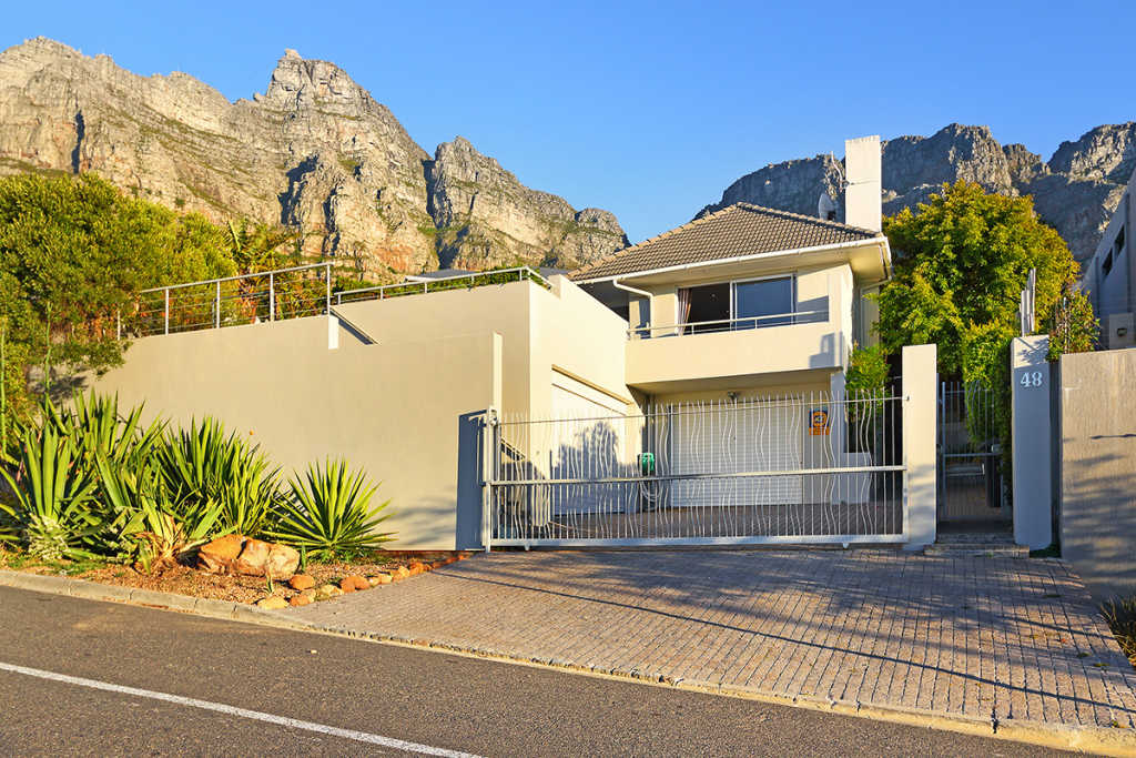 Photo 14 of Upper Tree Villa accommodation in Camps Bay, Cape Town with 4 bedrooms and 2 bathrooms