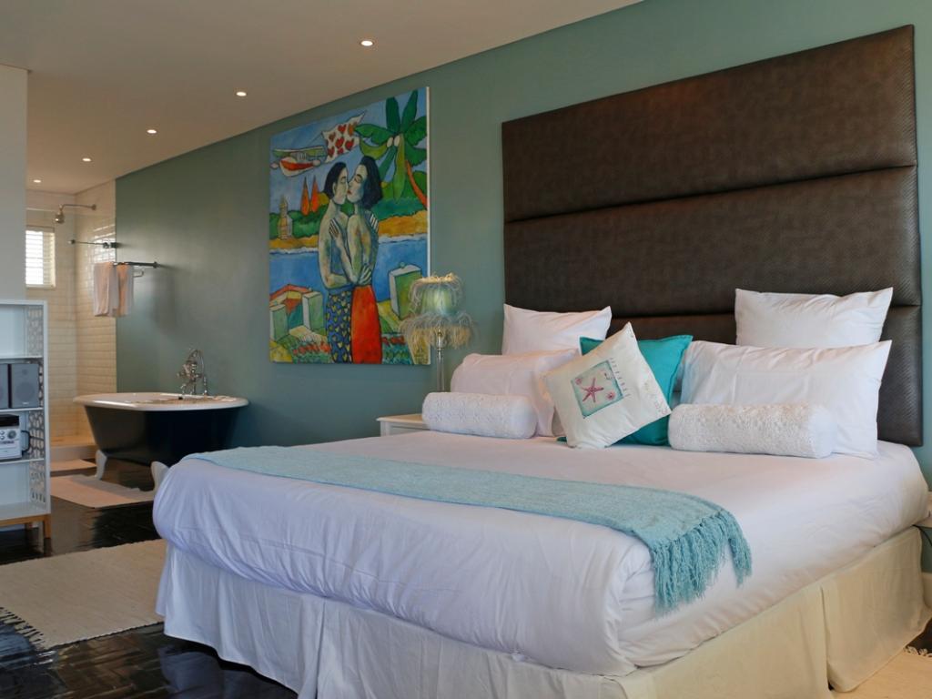 Photo 13 of Valentine Apartment accommodation in Mouille Point, Cape Town with 2 bedrooms and 2 bathrooms