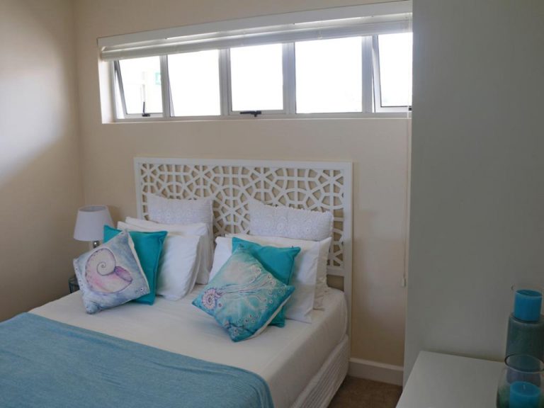 Photo 20 of Valentine Apartment accommodation in Mouille Point, Cape Town with 2 bedrooms and 2 bathrooms