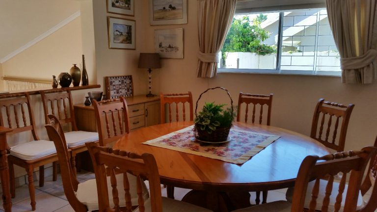 Photo 12 of Valley Views accommodation in Fish Hoek, Cape Town with 4 bedrooms and 3 bathrooms