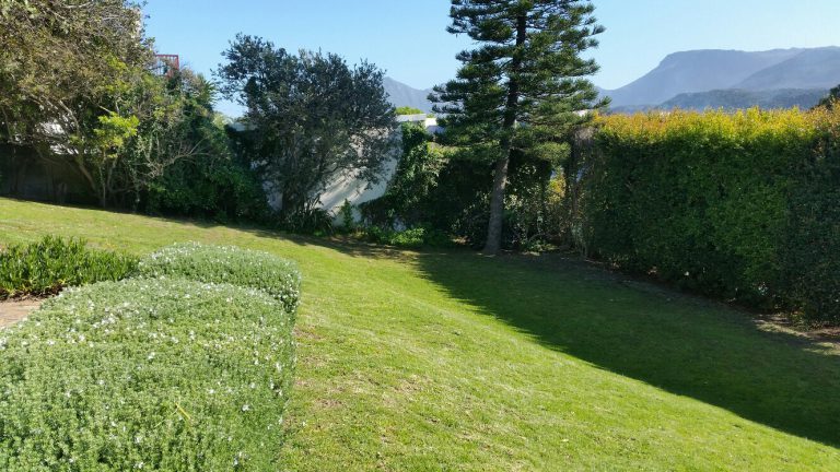 Photo 8 of Valley Views accommodation in Fish Hoek, Cape Town with 4 bedrooms and 3 bathrooms