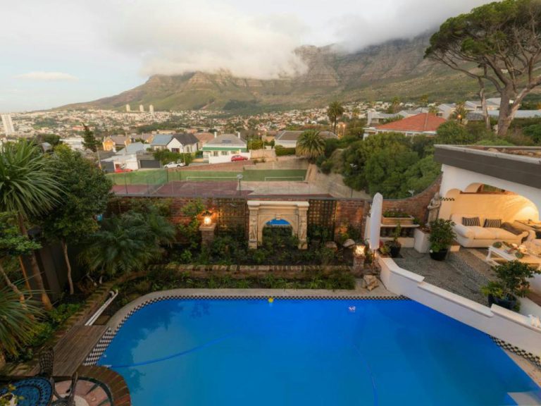Photo 15 of Varsity Street Villa accommodation in Tamboerskloof, Cape Town with 6 bedrooms and 6 bathrooms