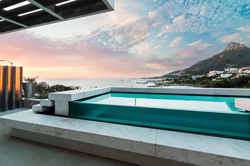 Photo 1 of Victoria Rd Luxury Apartment 101 accommodation in Camps Bay, Cape Town with 1.5 bedrooms and 2 bathrooms