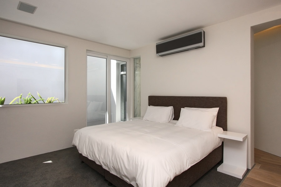 Photo 14 of Victoria Rd Luxury Apartment 201 accommodation in Camps Bay, Cape Town with 3 bedrooms and 3 bathrooms