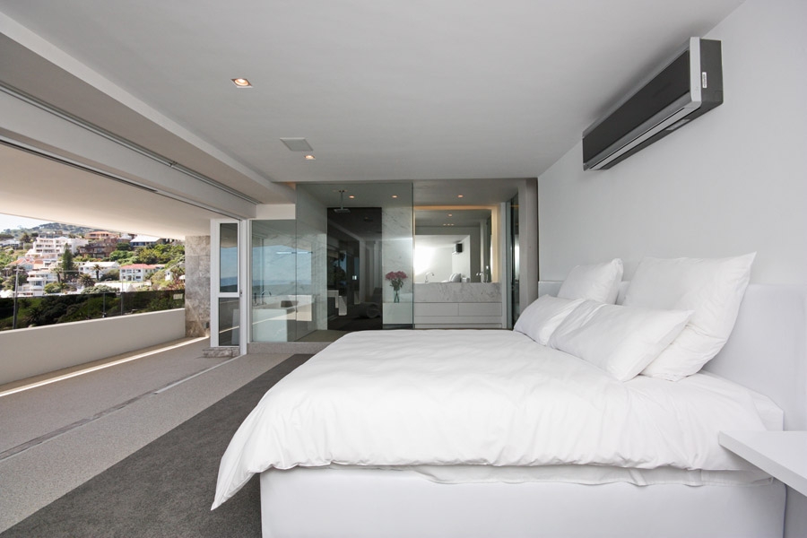 Photo 6 of Victoria Rd Luxury Apartment 201 accommodation in Camps Bay, Cape Town with 3 bedrooms and 3 bathrooms