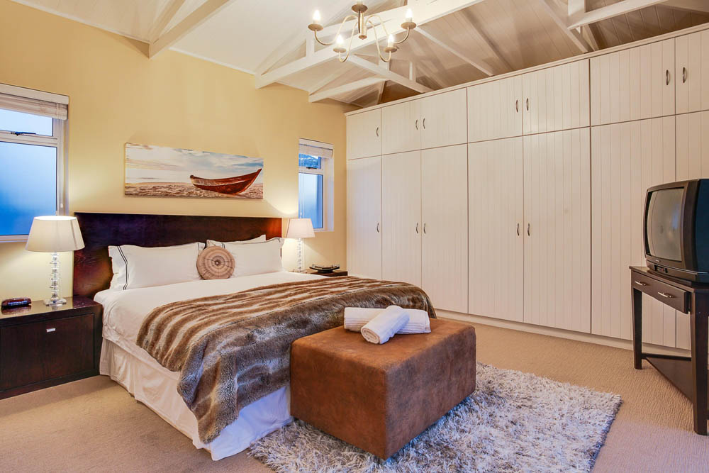 Photo 24 of Victoria’s Cove accommodation in Bakoven, Cape Town with 2 bedrooms and 2 bathrooms