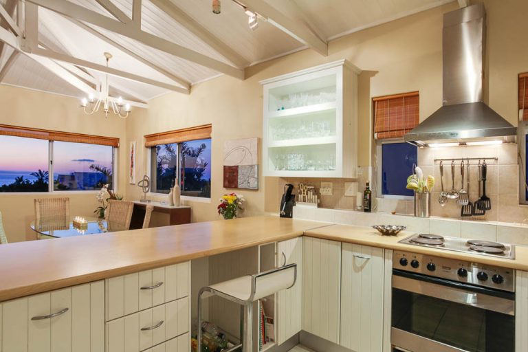 Photo 4 of Victoria’s Cove accommodation in Bakoven, Cape Town with 2 bedrooms and 2 bathrooms