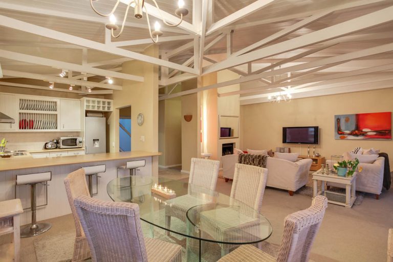 Photo 6 of Victoria’s Cove accommodation in Bakoven, Cape Town with 2 bedrooms and 2 bathrooms
