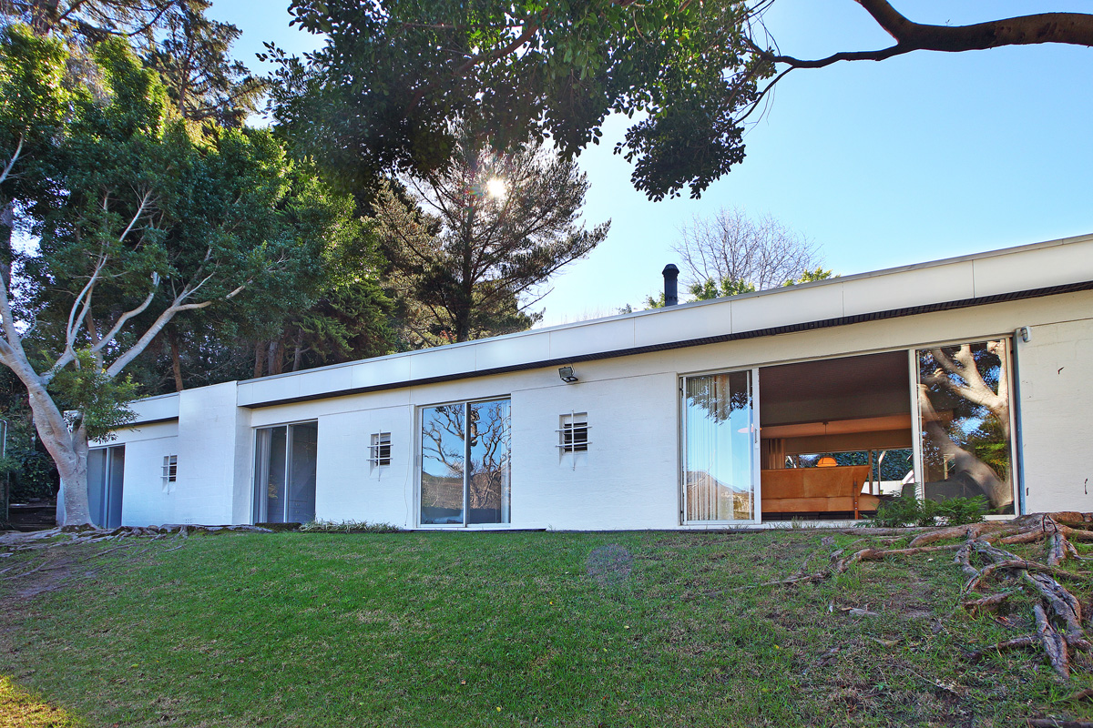 Photo 4 of Villa 15 accommodation in Constantia, Cape Town with 5 bedrooms and 3 bathrooms