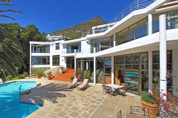 Photo 14 of Villa Andacasa accommodation in Llandudno, Cape Town with 4 bedrooms and 4 bathrooms