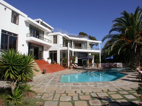 Photo 27 of Villa Andacasa accommodation in Llandudno, Cape Town with 4 bedrooms and 4 bathrooms