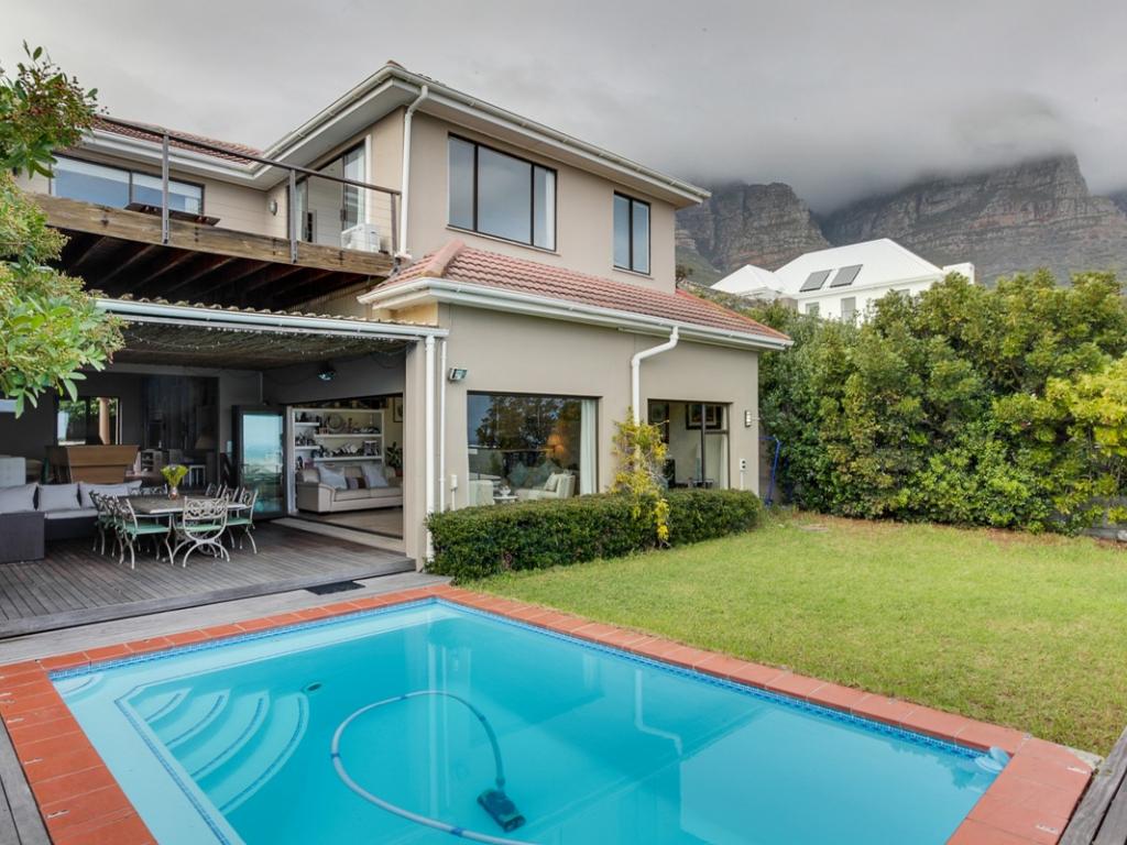 Photo 12 of Villa Andy accommodation in Bakoven, Cape Town with 4 bedrooms and 3 bathrooms