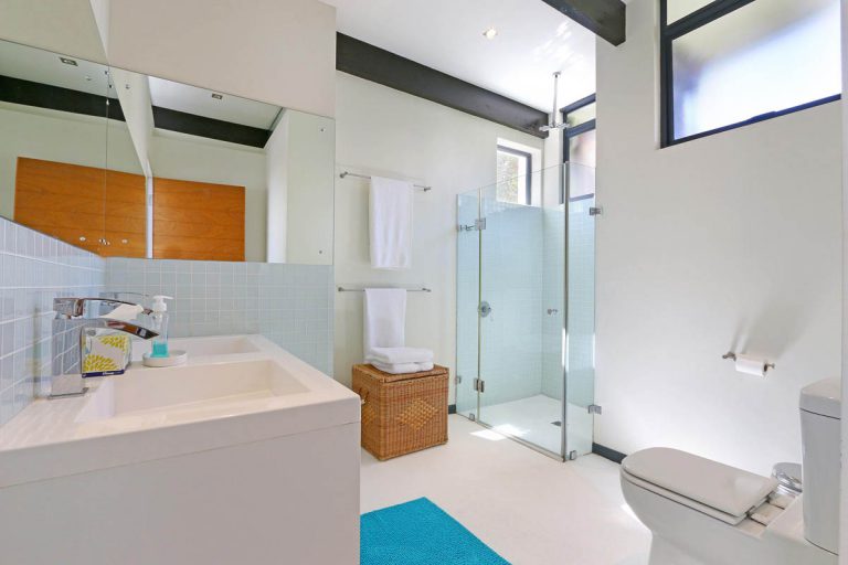 Photo 3 of Villa Aqua accommodation in Camps Bay, Cape Town with 4 bedrooms and 4 bathrooms