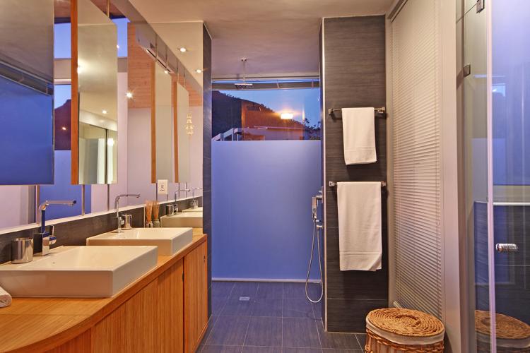 Photo 3 of Villa Aurora accommodation in Camps Bay, Cape Town with 5 bedrooms and 5 bathrooms