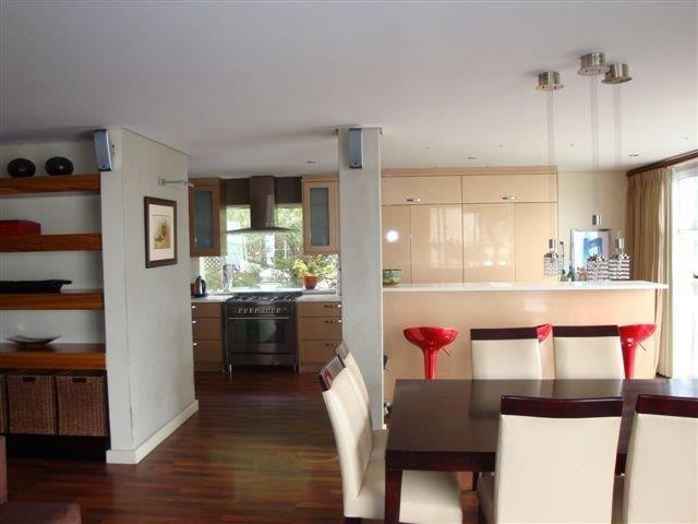 Photo 16 of Villa Bakoven accommodation in Bakoven, Cape Town with 3 bedrooms and 3 bathrooms