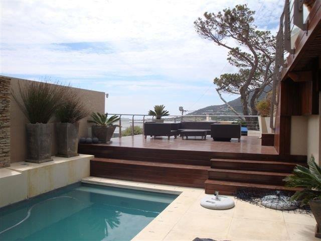 Photo 9 of Villa Bakoven accommodation in Bakoven, Cape Town with 3 bedrooms and 3 bathrooms