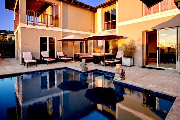 Photo 2 of Villa Bali accommodation in Camps Bay, Cape Town with 6 bedrooms and 6 bathrooms