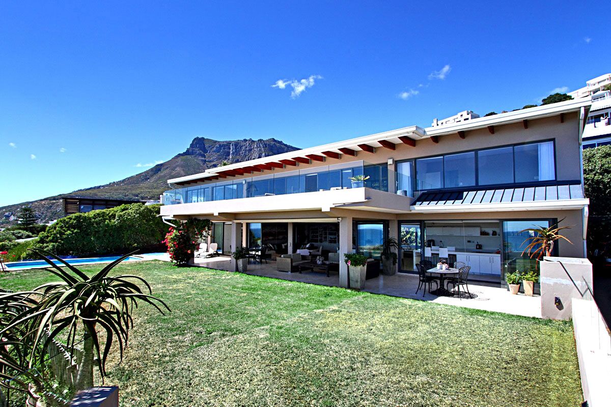 Photo 15 of Villa Besthill accommodation in Llandudno, Cape Town with 5 bedrooms and 4 bathrooms