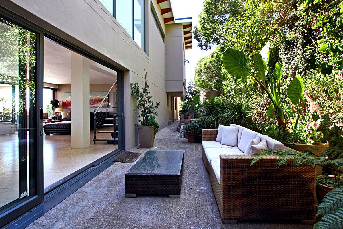 Photo 16 of Villa Besthill accommodation in Llandudno, Cape Town with 5 bedrooms and 4 bathrooms
