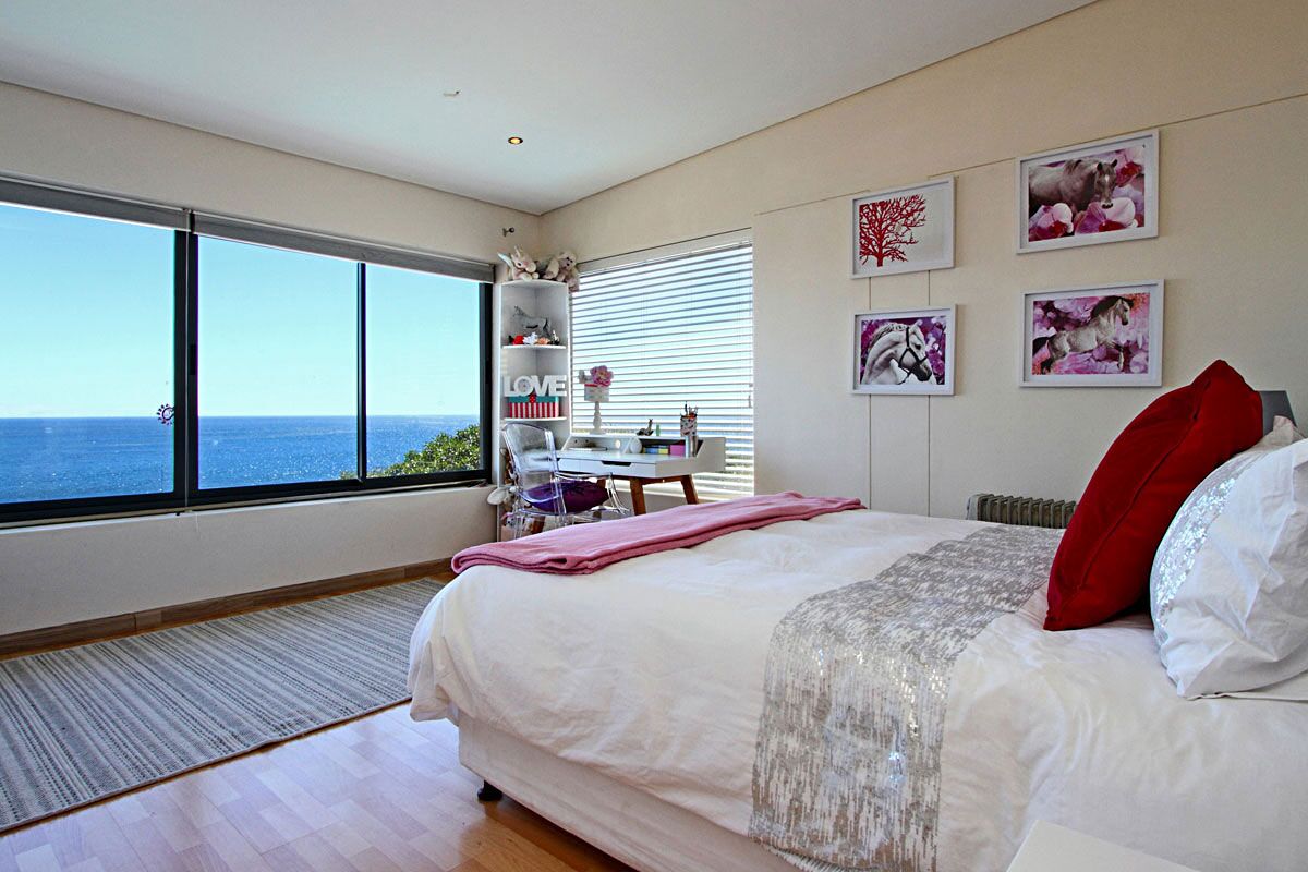 Photo 22 of Villa Besthill accommodation in Llandudno, Cape Town with 5 bedrooms and 4 bathrooms