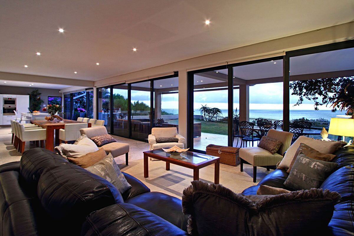 Photo 5 of Villa Besthill accommodation in Llandudno, Cape Town with 5 bedrooms and 4 bathrooms