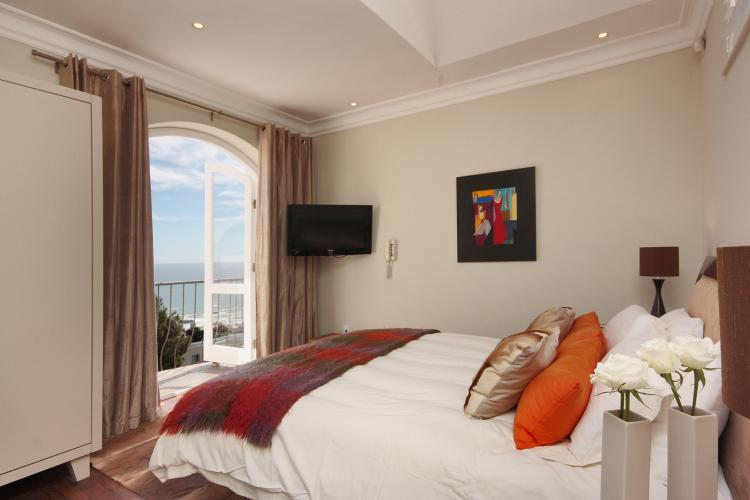 Photo 15 of Villa Blue Dream accommodation in Camps Bay, Cape Town with 5 bedrooms and 5 bathrooms