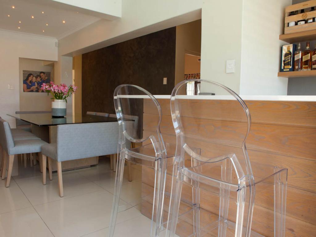 Photo 3 of Villa Central Drive accommodation in Camps Bay, Cape Town with 5 bedrooms and 5 bathrooms
