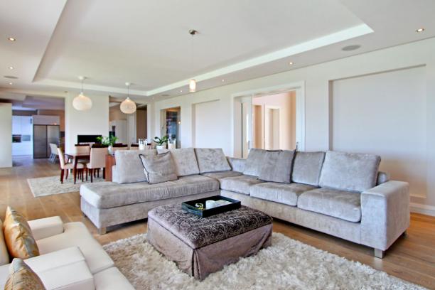 Photo 13 of Villa Chardonnay accommodation in Tokai, Cape Town with 4 bedrooms and 4 bathrooms