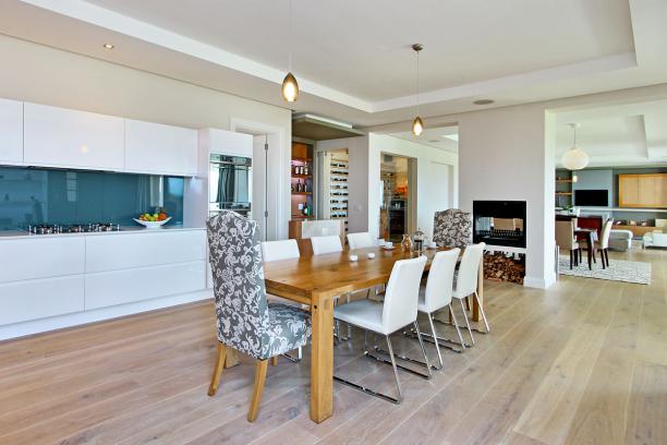 Photo 18 of Villa Chardonnay accommodation in Tokai, Cape Town with 4 bedrooms and 4 bathrooms