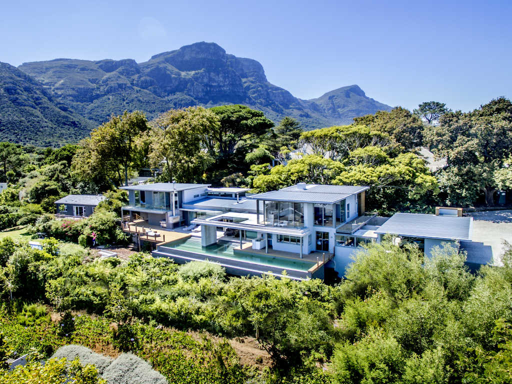 Photo 1 of Villa Constantia accommodation in Constantia, Cape Town with 7 bedrooms and 7 bathrooms