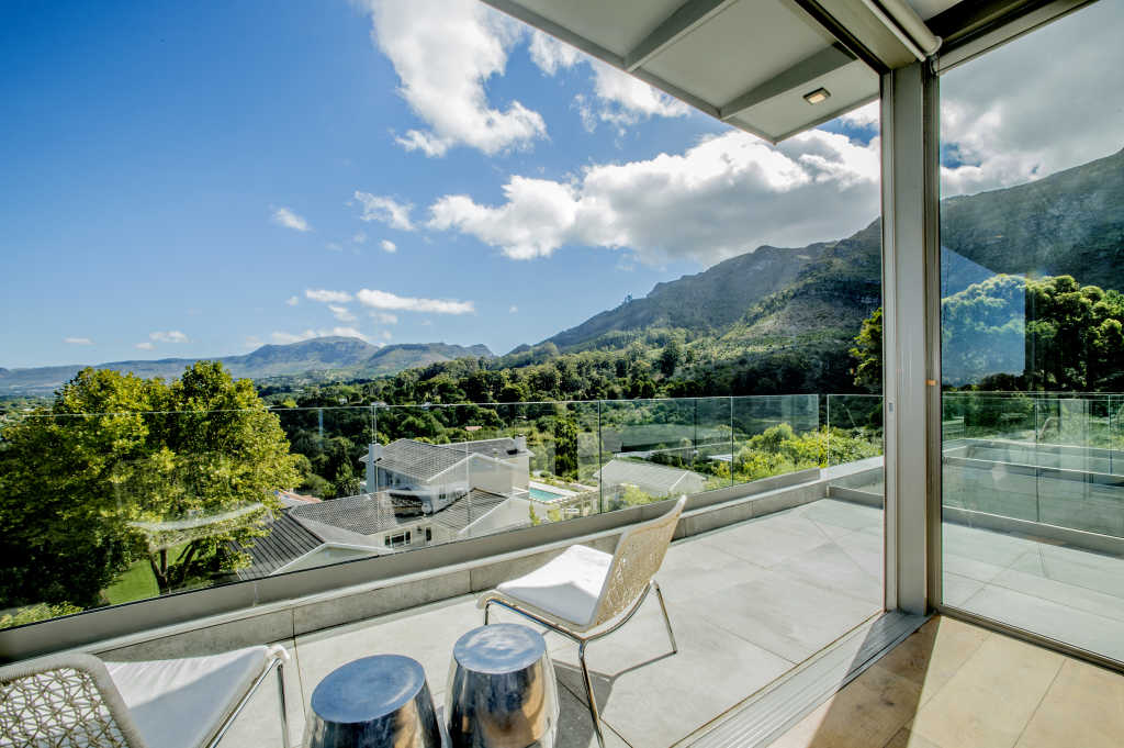 Photo 18 of Villa Constantia accommodation in Constantia, Cape Town with 7 bedrooms and 7 bathrooms