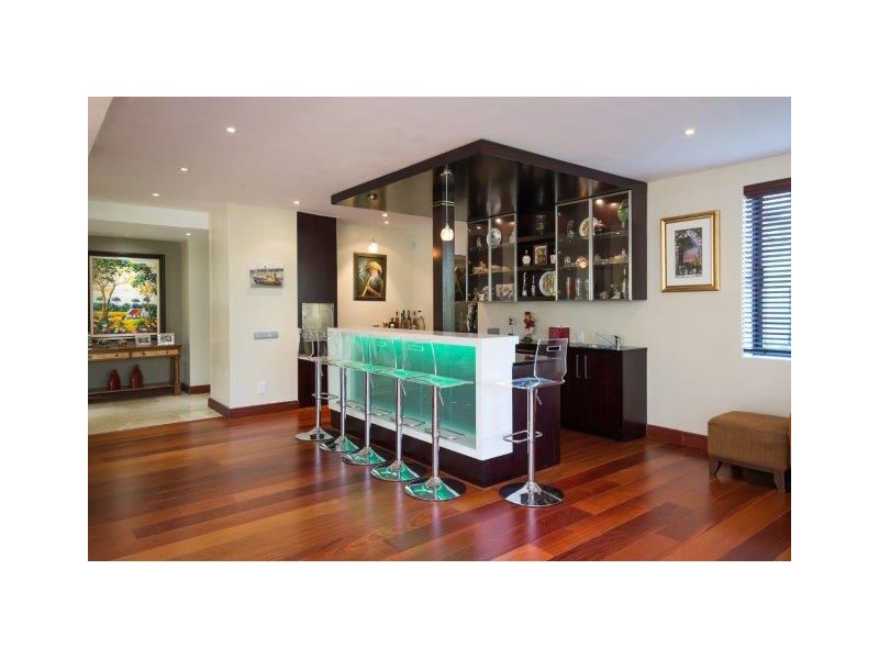 Photo 18 of Villa Constantia accommodation in Constantia, Cape Town with 4 bedrooms and 3 bathrooms