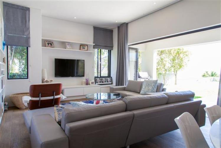 Photo 5 of Villa De Berrange accommodation in Fresnaye, Cape Town with 4 bedrooms and 3.5 bathrooms