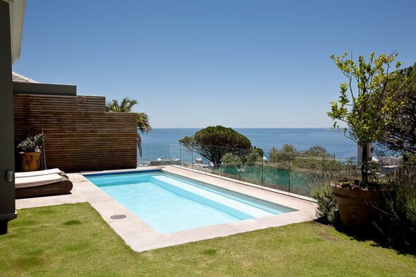 Photo 8 of Villa De Lion accommodation in Fresnaye, Cape Town with 4 bedrooms and 4 bathrooms