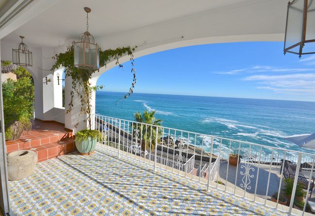 Photo 8 of Villa Del Sole accommodation in Clifton, Cape Town with 5 bedrooms and 3 bathrooms