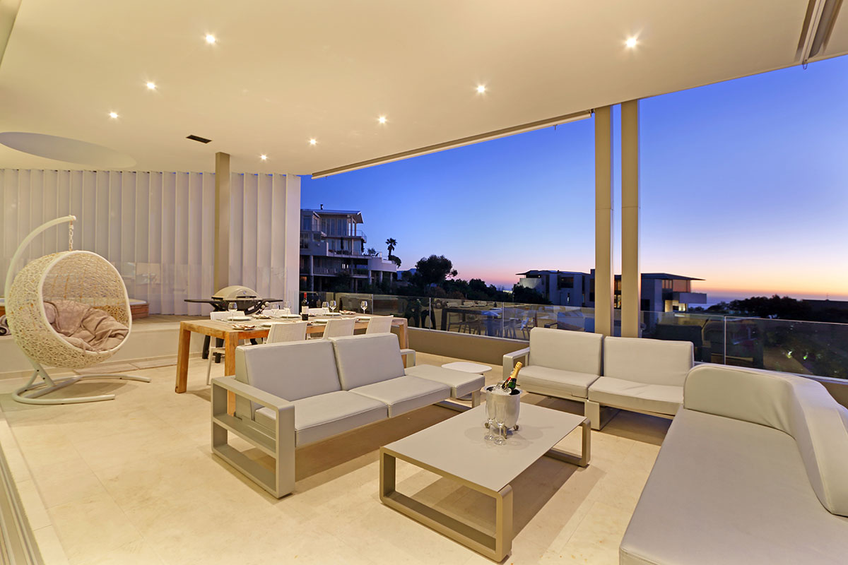 Photo 10 of Villa Dhalia accommodation in Bantry Bay, Cape Town with 4 bedrooms and 4.5 bathrooms
