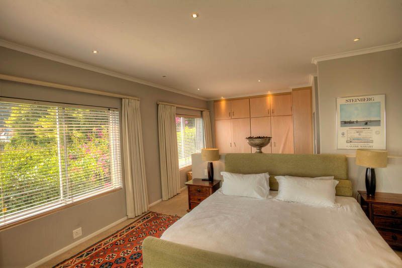 Photo 4 of Villa Dishant accommodation in Fresnaye, Cape Town with 3 bedrooms and 3 bathrooms