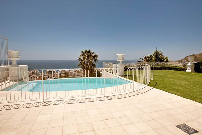 Photo 7 of Villa Eight accommodation in Bantry Bay, Cape Town with 4 bedrooms and 4 bathrooms