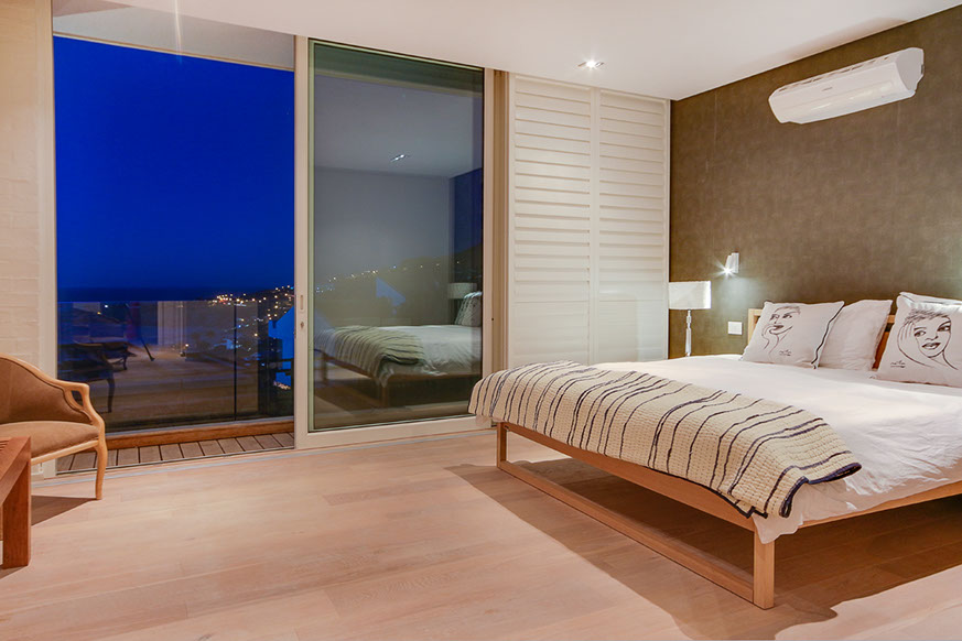 Photo 15 of Villa Eli accommodation in Camps Bay, Cape Town with 5 bedrooms and 4 bathrooms