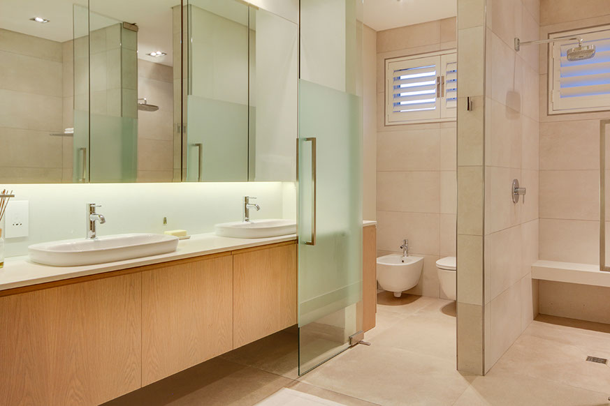 Photo 29 of Villa Eli accommodation in Camps Bay, Cape Town with 5 bedrooms and 4 bathrooms