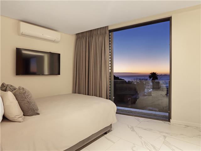 Photo 13 of Villa Fontaine accommodation in Bantry Bay, Cape Town with 3 bedrooms and 3 bathrooms