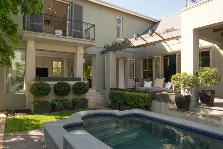 Photo 30 of Villa Franschhoek accommodation in Franschhoek, Cape Town with 4 bedrooms and 4 bathrooms