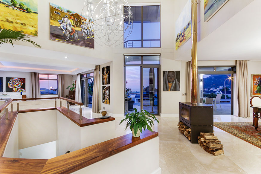 Photo 8 of Villa Girasol accommodation in Camps Bay, Cape Town with 4 bedrooms and 3.5 bathrooms