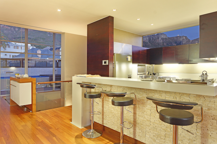 Photo 3 of Villa Glen Sunsets accommodation in Camps Bay, Cape Town with 3 bedrooms and 3 bathrooms