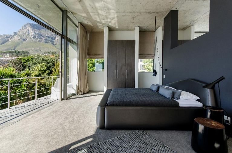 Photo 13 of Villa Hove accommodation in Camps Bay, Cape Town with 5 bedrooms and 5 bathrooms