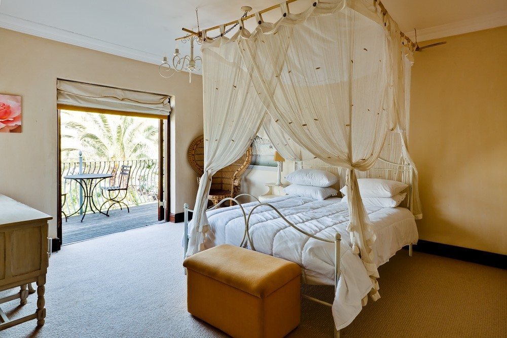 Photo 13 of Villa Ibis accommodation in Constantia, Cape Town with 6 bedrooms and 6 bathrooms