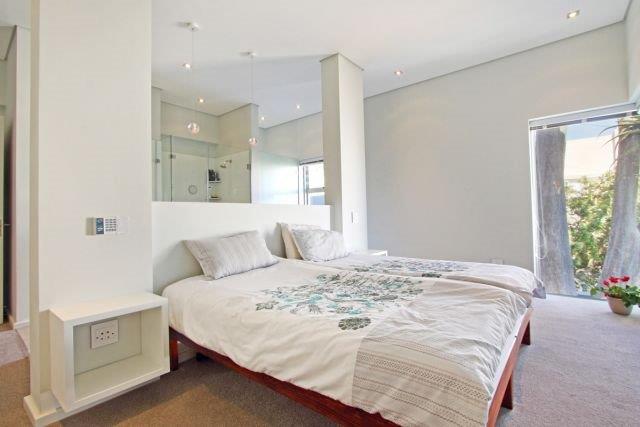 Photo 14 of Villa Joubert accommodation in Green Point, Cape Town with 4 bedrooms and 3 bathrooms