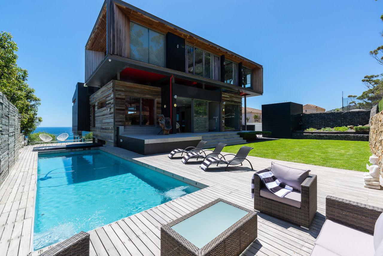 Photo 17 of Villa Karuna accommodation in Clifton, Cape Town with 6 bedrooms and 6 bathrooms